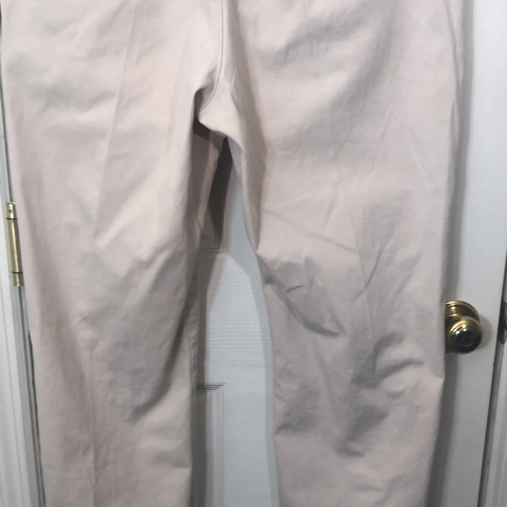 JOHNNIE-O 98% COTTON 2 % SPANDEX PREWORN USED  WAIST 35.5